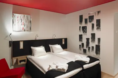 Art Room with bathtub