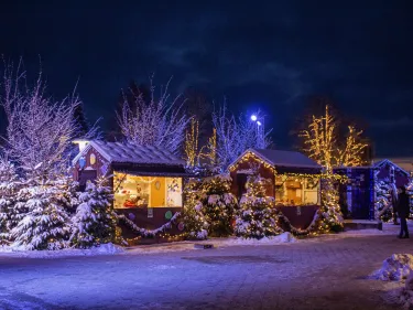 Julmarknad kvällstid