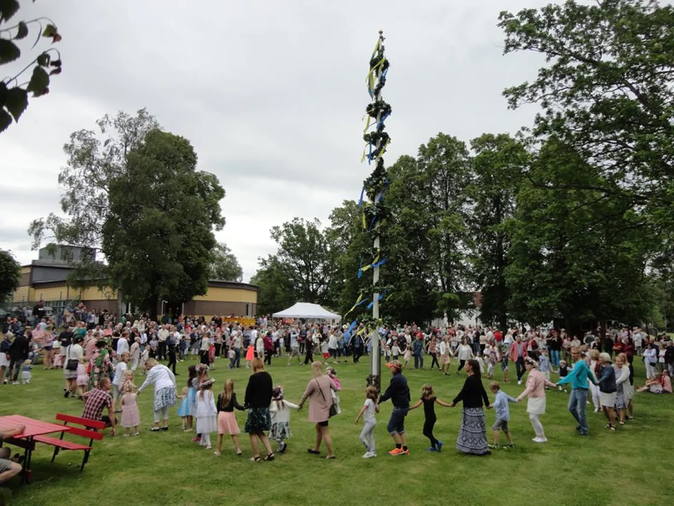 Midsommar i Kosta