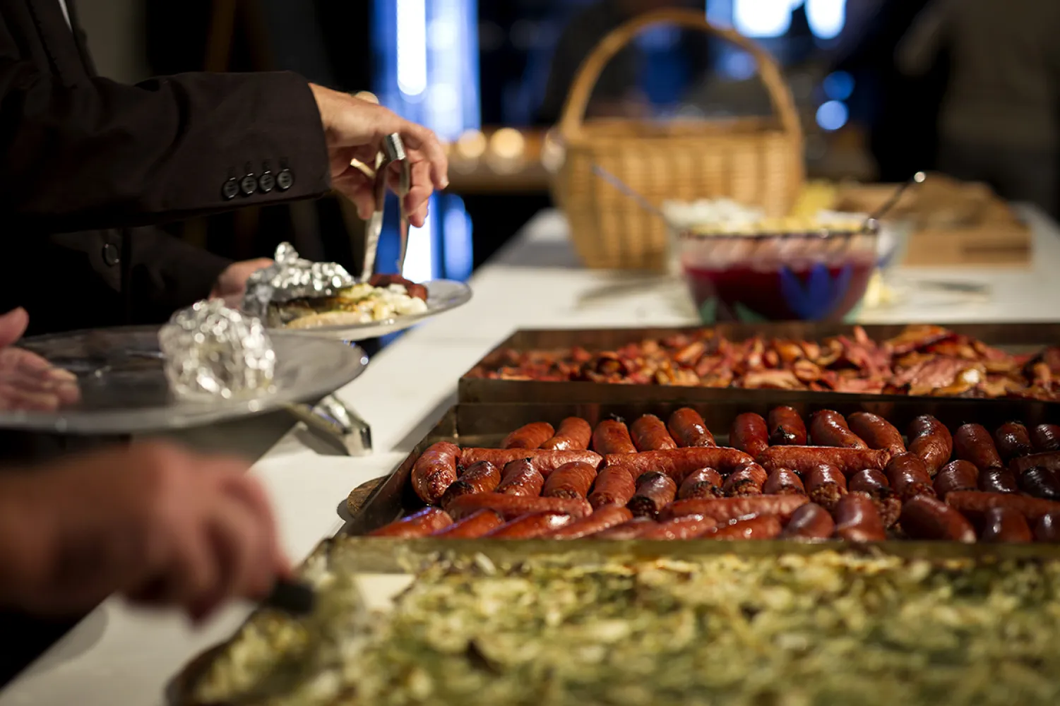 Hyttsillsbuffé med isterband, fläsk & strömming